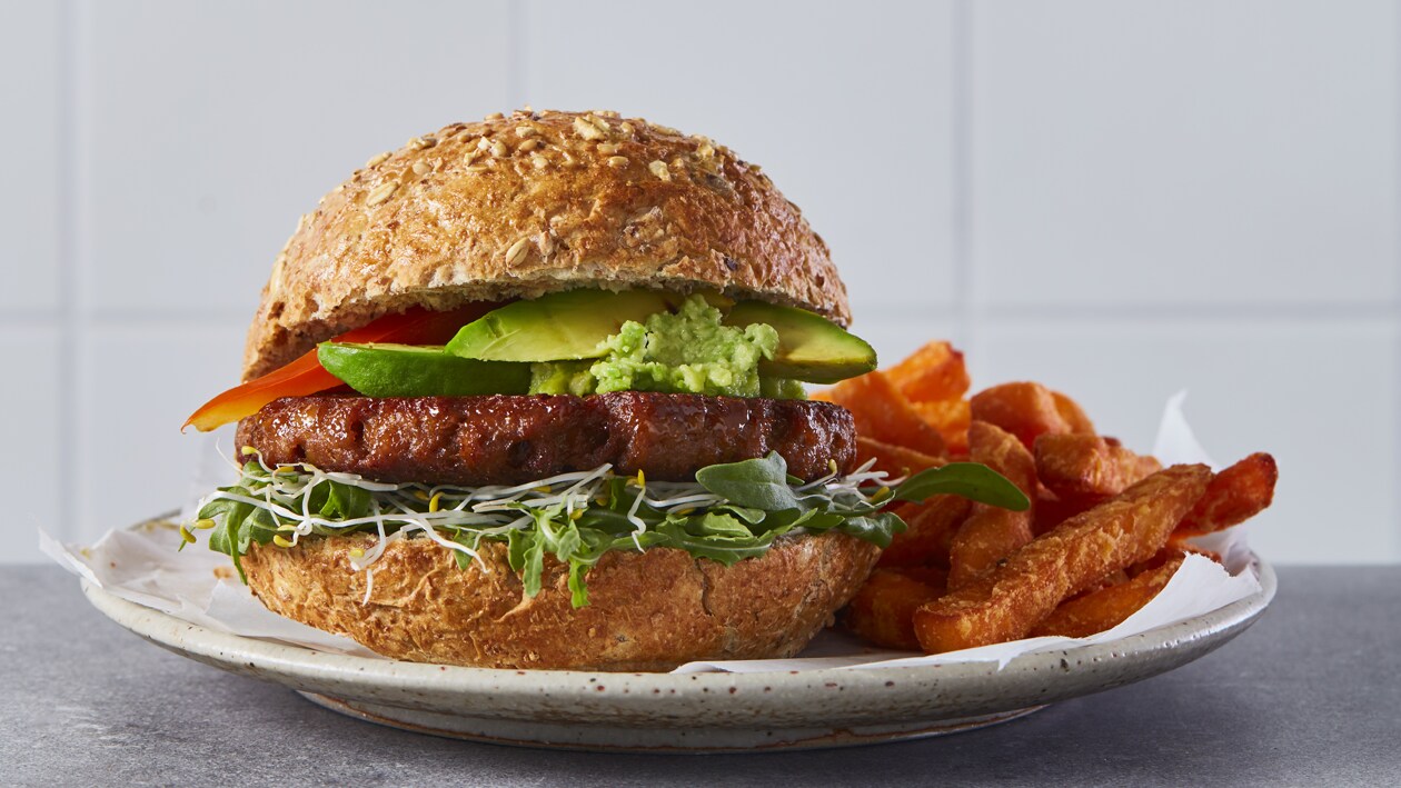 Avocado burger con patate dolci fritte – - Ricetta